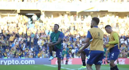 Abel Hernández durante el calentamiento previo al partido Rosario Central vs Peñarol