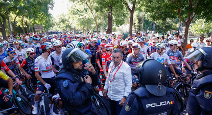 La Vuelta: los policías denuncian que hubo órdenes políticas de no actuar y culpan a Sánchez y Marlaska