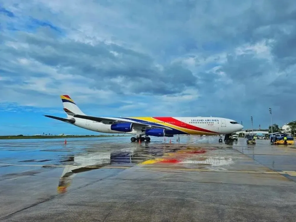: Legend Airlines es una pequeña compañía rumana con una flota de cuatro Airbus 340.