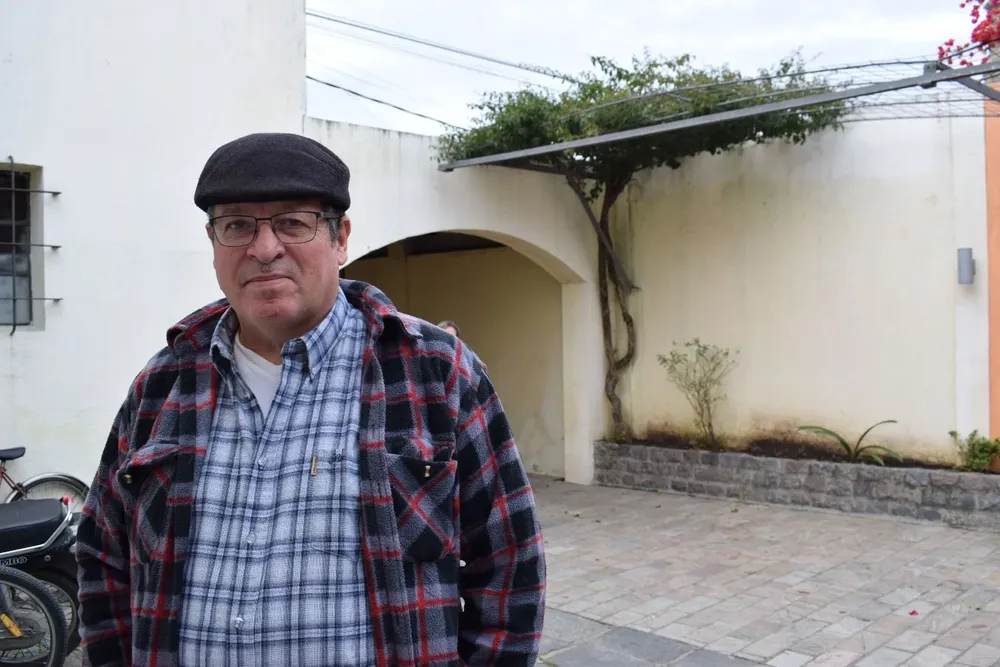 Roberto Navarro, productor de la Barra del Tala o La Cadena, en Canelones.