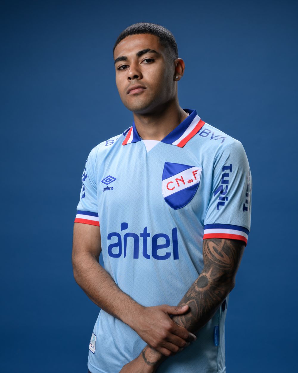 La nueva camiseta celeste de Nacional 2025 La nueva camiseta celeste de Nacional 2025