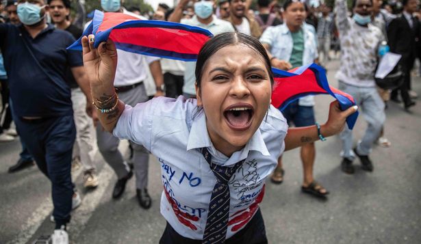 Las protestas de la generación Z por la prohibición de 26 redes sociales y contra la corrupción que hicieron caer a un primer ministro