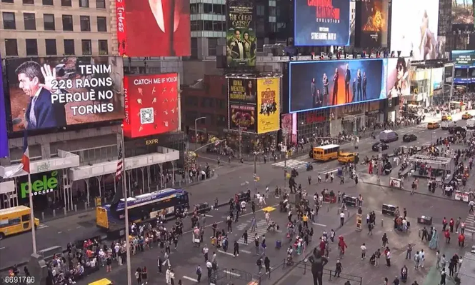 Una imagen del video de Mazón en Times Square. Europa Press