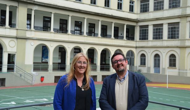 Daniel Álvarez, director general del colegio y Alejandra Valentín, coordinadora general de Pastoral. 