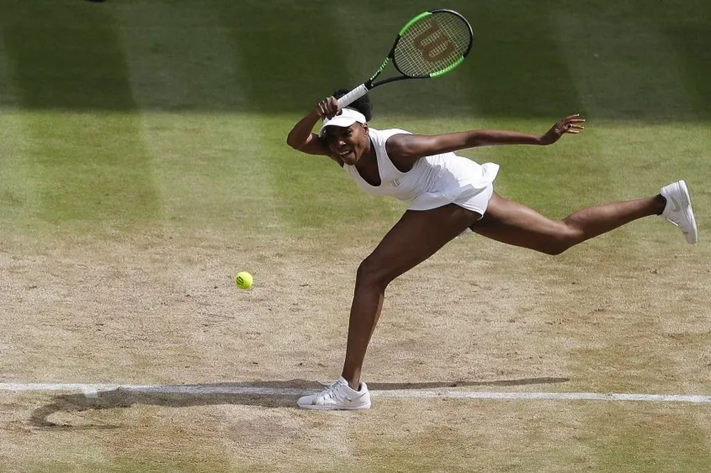 Venus Williams durante el triunfo ante Johana Konta
