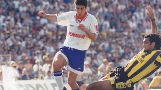 Robert Lima en su épóca de jugador en un clásico