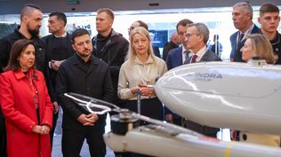 Zelensi en su visita a Indra.&nbsp;