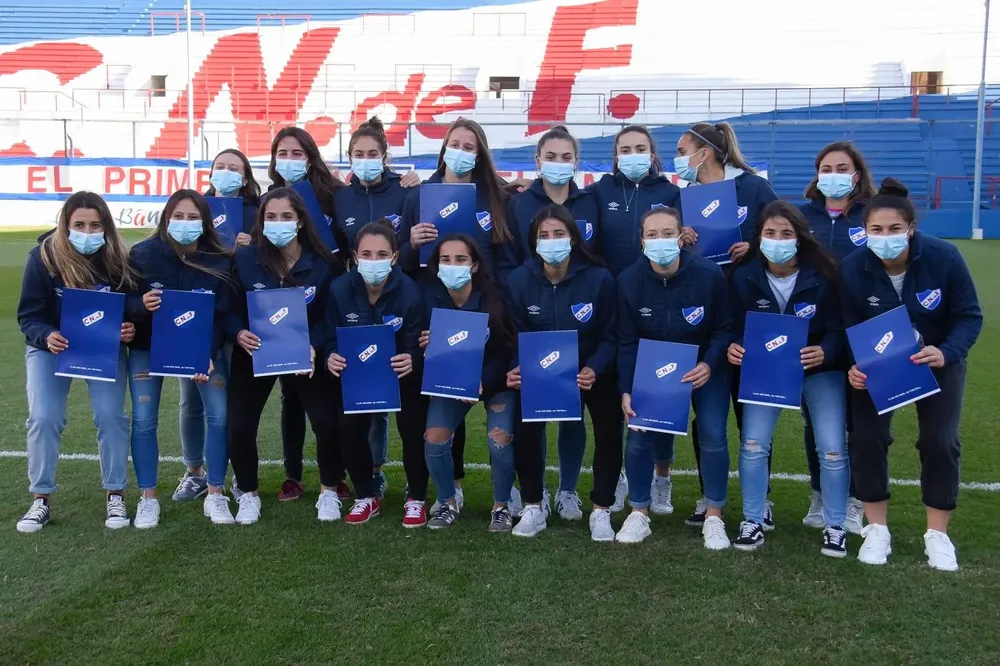 Las jugadoras de Nacional, últimas campeonas uruguayas de Primera división