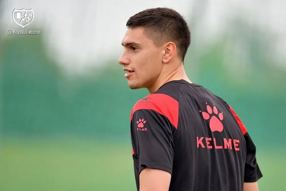 El Indio Velázquez ya entrena con el Rayo