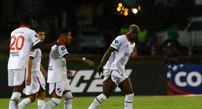 Christian Ebere festeja su gol