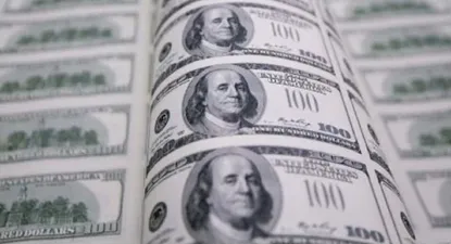 Dólar toca máximo del año pese a datos más débiles de empleo en EEUU
