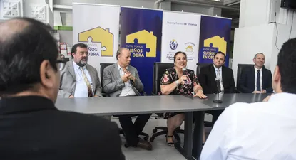 La firma del fideicomiso de inversión MVOT, Entre Todos: Sueños en Obra