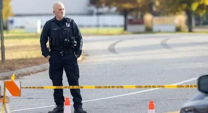 La policía ha desplegado un extenso operativo en la zona.
