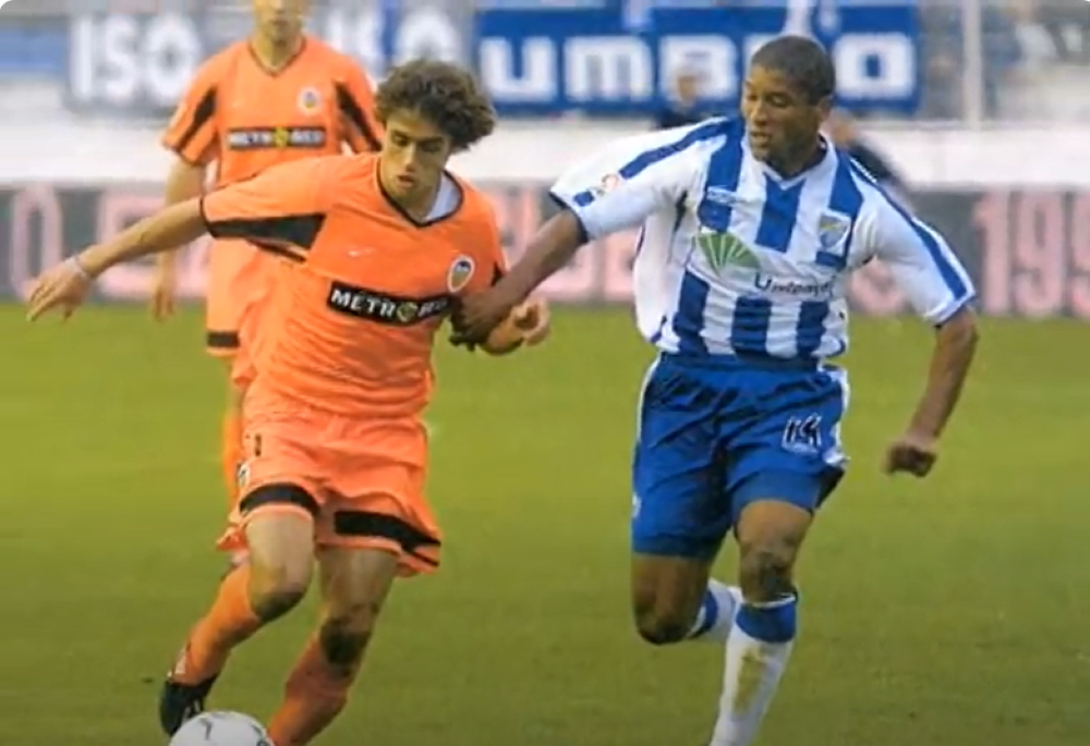 Marcelo Romero no la pasó bien ante Pablo Aimar en un Valencia-Málaga