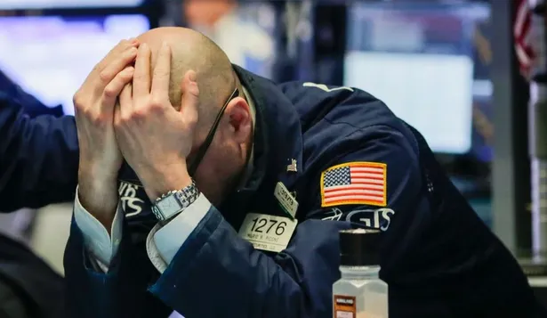 Wall Street  se hunde más de 4% por expansión de epidemia de coronavirus