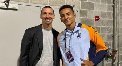 Álvaro Rodríguez y Zlatan Ibrahimovic