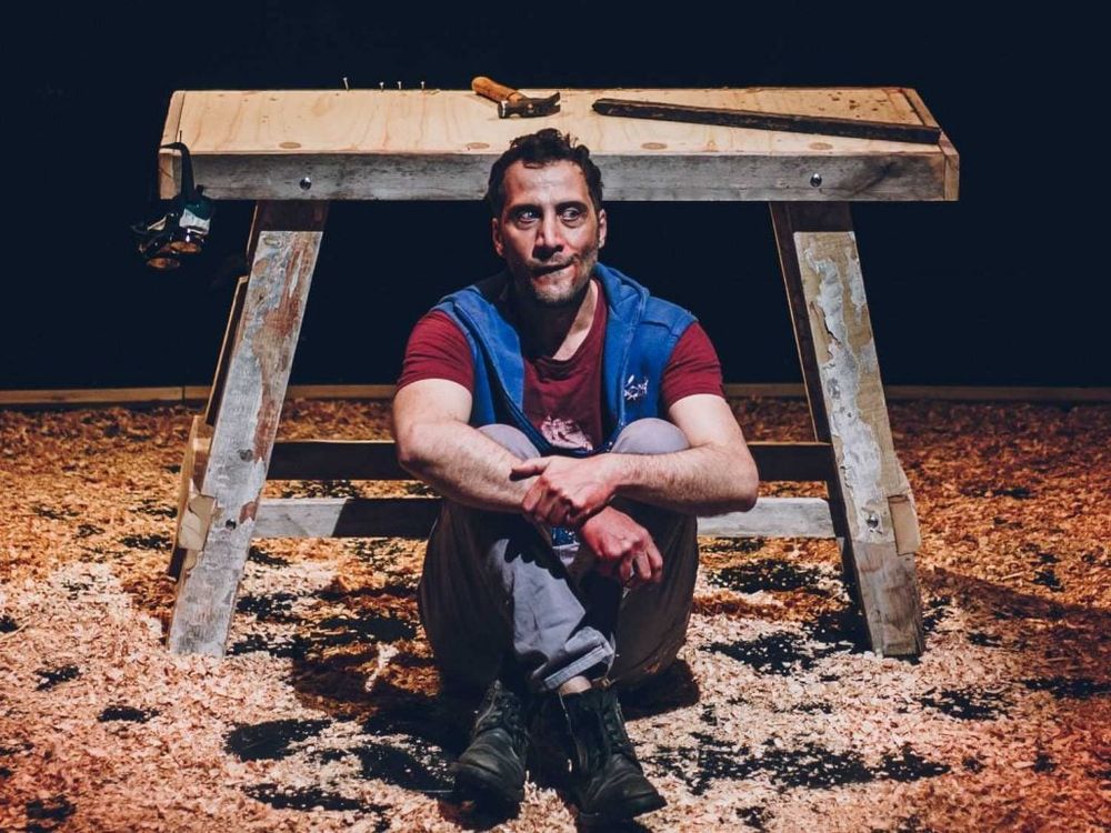 Muerde es obra unipersonal de Luciano Cáceres y está inspirada en una historia real.