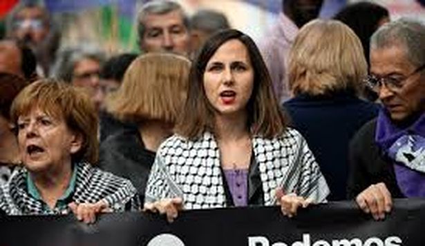La diputada española, Ione Belarra, en un acto a favor de Palestina.