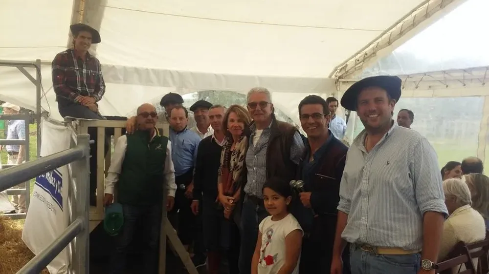 Integrantes del escritorio rematador y de la cabaña este sábado en Trinidad