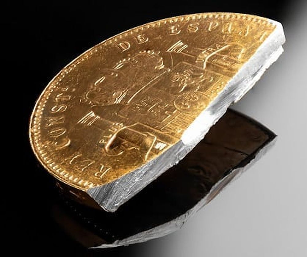 Corte de moneda de oro española.