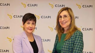 Núria Vilanova, presidenta de CEAPI, e Isabel Alvarez, catedrática de la Universidad Complutense.