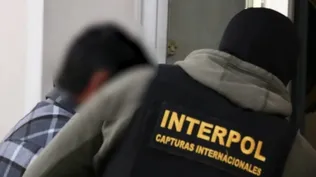 Oficial de Capturas Internacionales de Interpol. (Archivo)