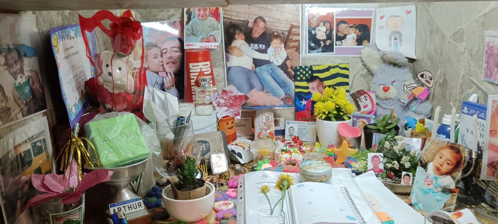 Santuario dedicado a Arturo Espinosa en la casa de sus padres