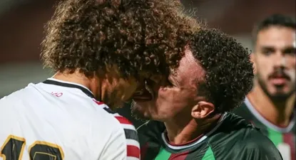 Nathan Cachorrao le lamió la nariz a un rival y este terminó expulsado en el fútbol brasileño