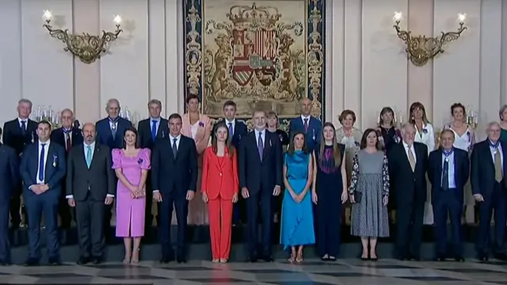 Foto de la Familia real con los condecorados