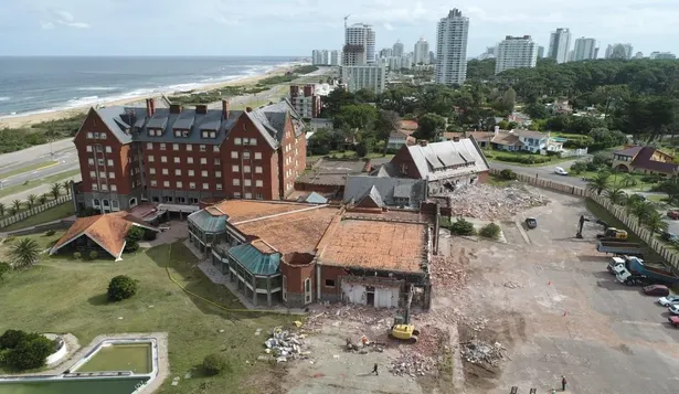 El grupo Cipriani adquirió el viejo hotel que fue demolido en 2019.