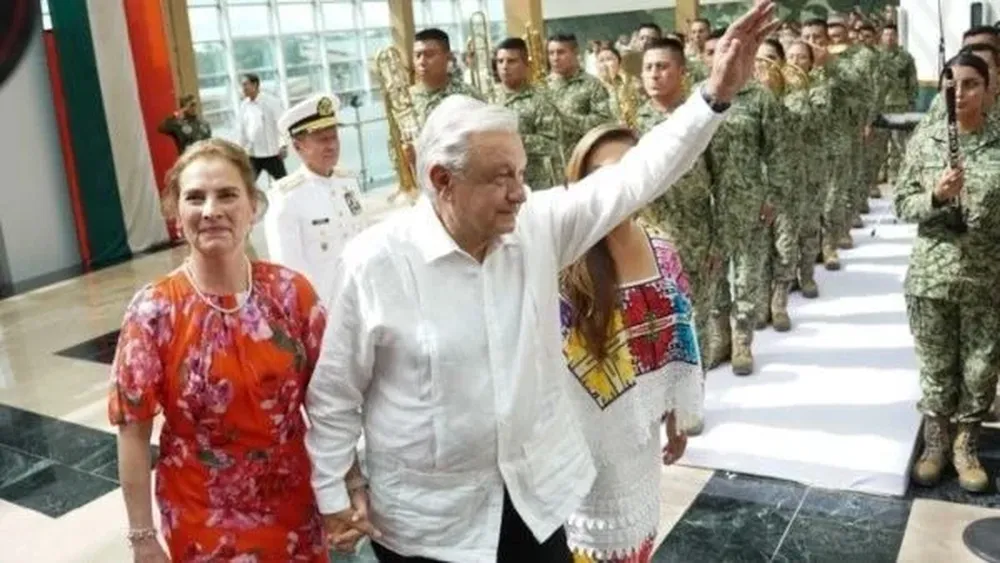 “No se debe aspirar al ‘necesariato’, a creernos indispensables”, señaló el presidente mexicano.