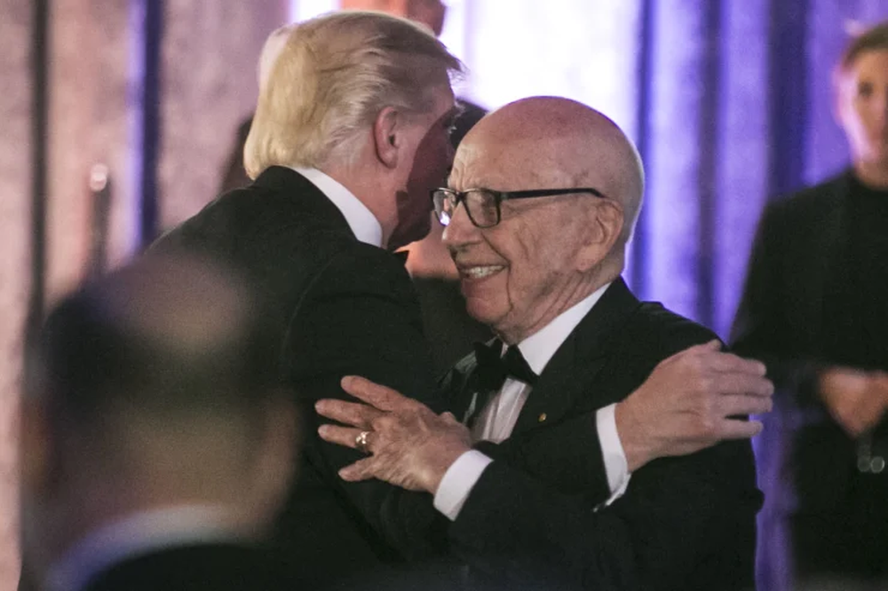 Rupert Murdoch y Donald Trump en 2017 - The New York Times.webp