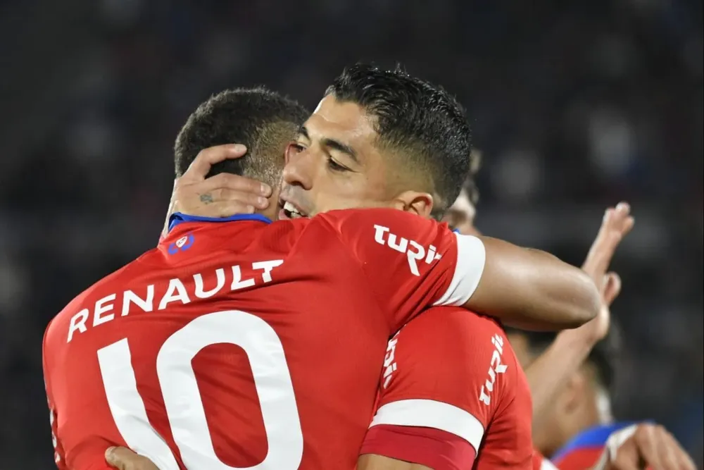 El festejo de Suárez con Fagúndez