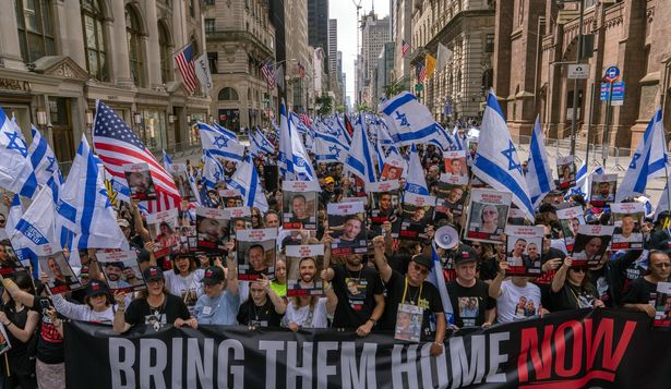 Se realizará un acto conmemorativo para recordar a las víctimas y exigir la liberación de los secuestrados.