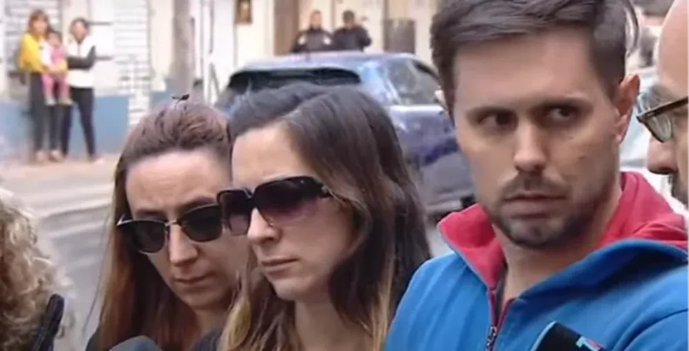 Maricel, la esposa del ingeniero asesinado, junto a su hermano Fernando