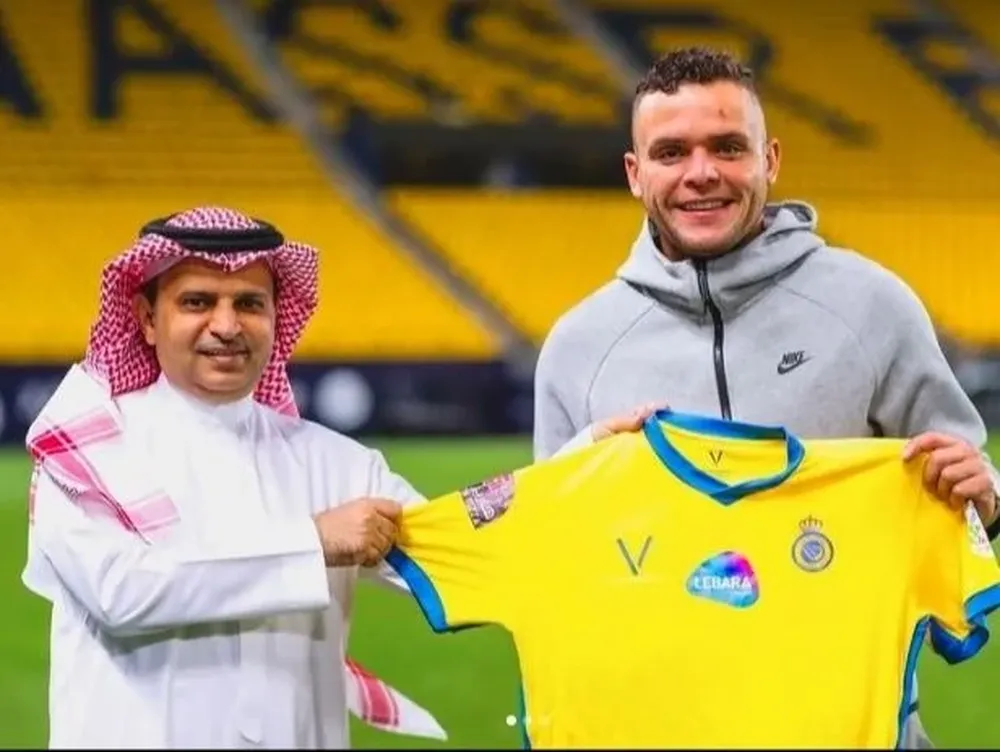 Jonathan Rodríguez en su presentación en Al Nassr