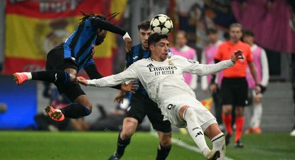Ademola Lookman y Federico Valverde