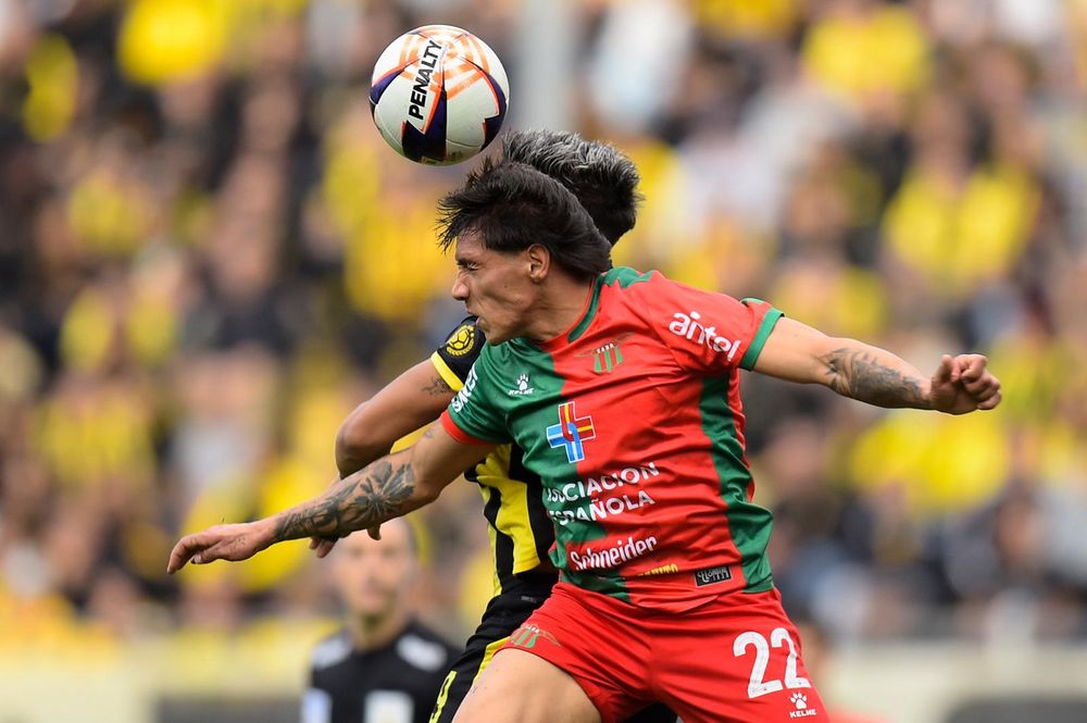 Freddy Martínez en el partido contra Peñarol