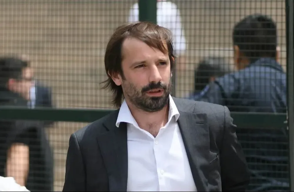 Viola, apoderado de LLA