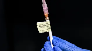 Suiza autoriza vacuna de Pfizer y varios países comienzan confinamientos de Navidad