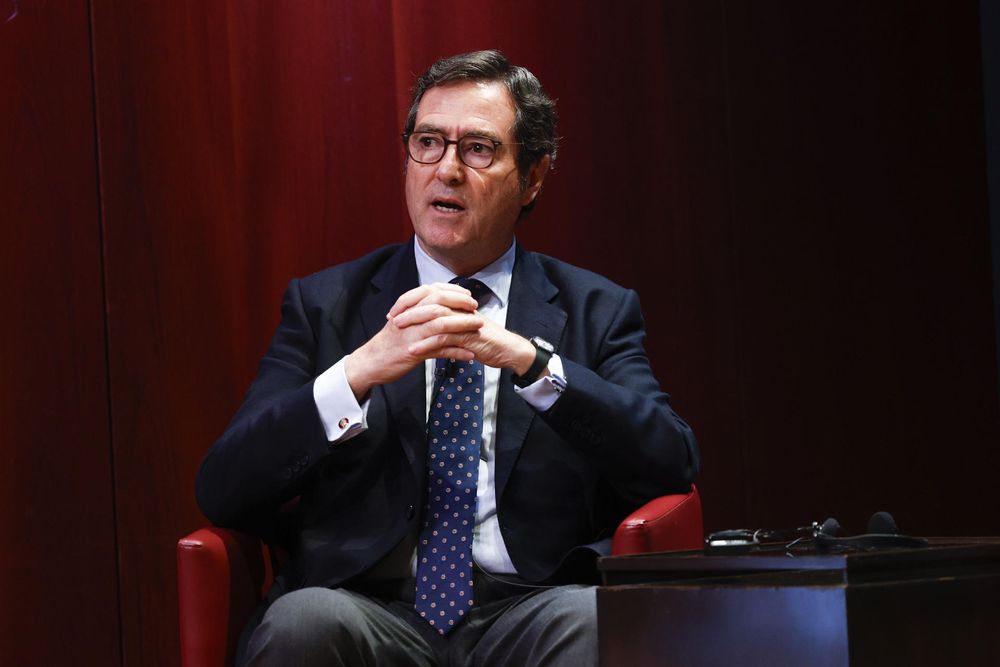 El presidente de CEOE, Antonio Garamendi, en el III Foro La Toja Lisboa, en la capital portuguesa. EFE