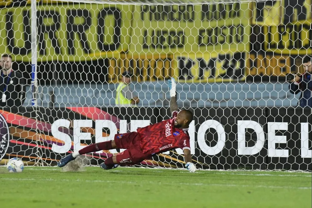 El penal que le tapó con los pies a Silvera