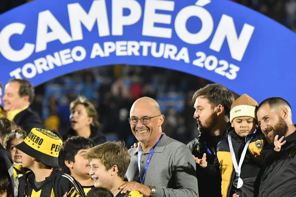 Alfredo Arias busca un nuevo golero para Peñarol