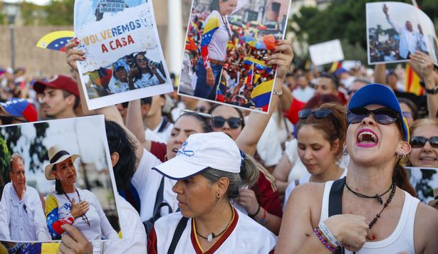 Miles de personas en la Plaza de Colón, en Madrid, reclaman libertad para Venezuela