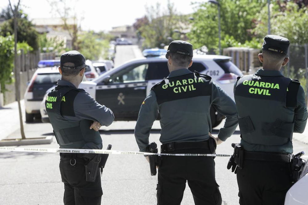 Efectivos de la Guardia Civil durante un operativo.