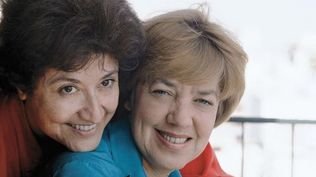 María Elena Walsh y Sara Facio.