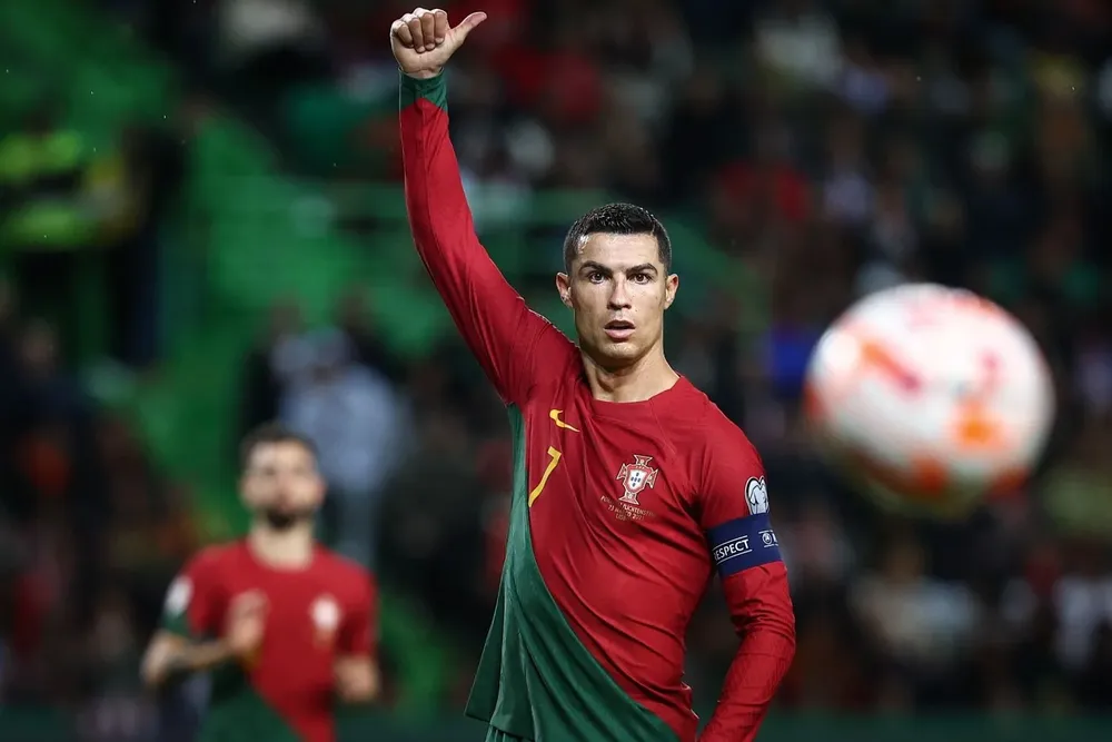 CR7 inició un nuevo ciclo en Portugal de titular y capitán
