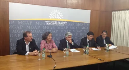 El Observador | Bidegain, Gabard, Aguerre, Robles y Castro en el MGAP