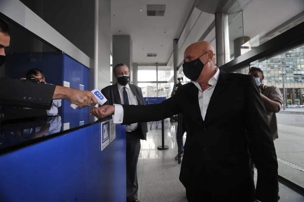 Edgardo Novick ingresó a la Torre Ejecutiva sobre las 16.30 horas para la reunión con el presidente