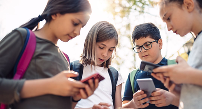 El Gobierno presenta el Real Decreto que busca regular el trabajo de menores en redes sociales
